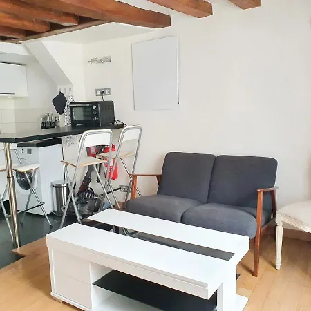 Exigehome-studio Cosy A 2 Pas Du Chateau De Apartment Versailles
