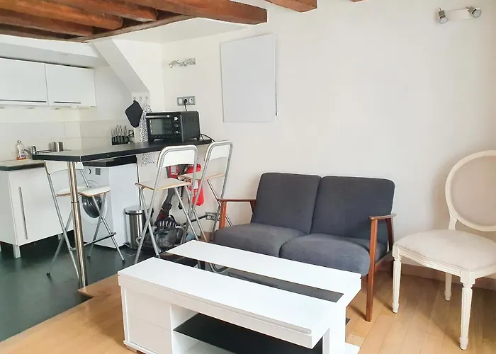 Exigehome-studio Cosy A 2 Pas Du Chateau De Apartamento Versalles